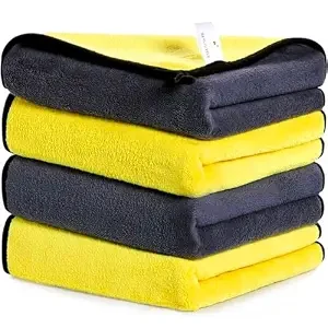 SHOWSTOPPER microfiber vehicle cleaning cloths in yellow, grey — Amazon product photograph