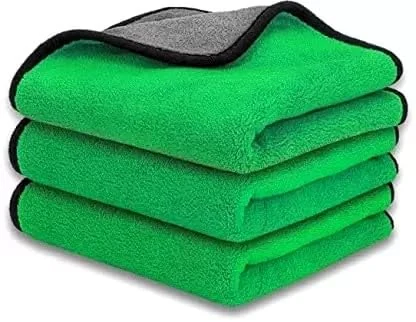 SHOWSTOPPER microfiber vehicle cleaning cloths in green — Amazon product photograph