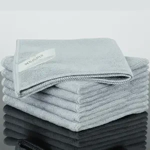 SHOWSTOPPER microfiber vehicle cleaning cloths in light grey — Amazon product photograph