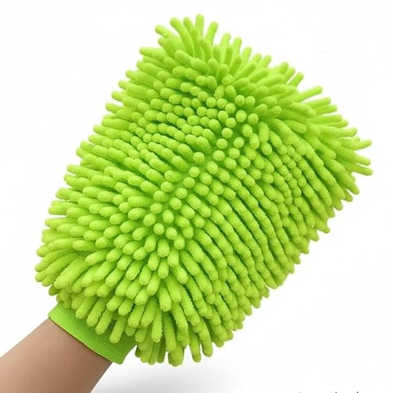 SHOWSTOPPER chenille car wash mitt in green — Amazon product photograph